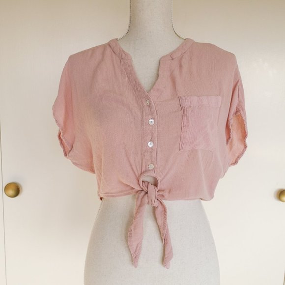 Patrons of Peace Tops - 🌼5/$25🌼 Patrons of Peace Light Pink Button Tie Front Cropped Blouse
